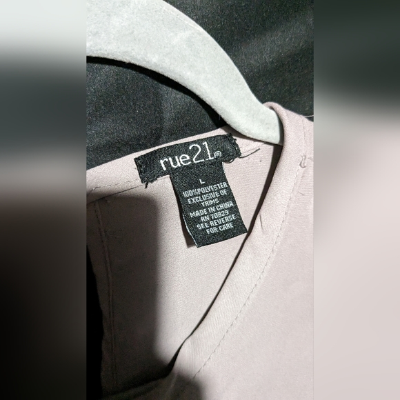 Rue 21 top - Picture 3 of 6